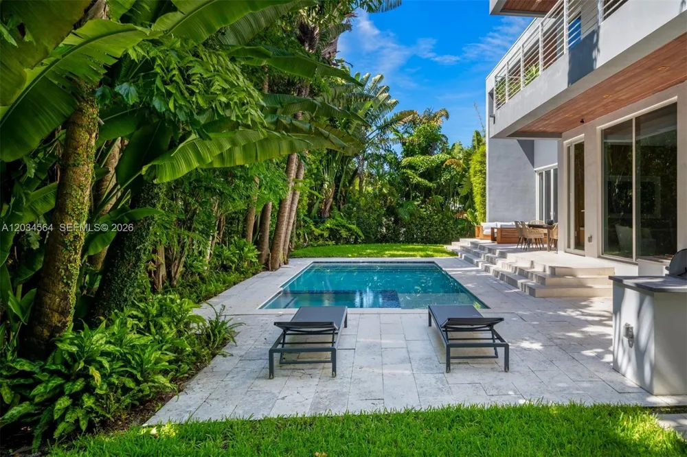 425 Harbor Dr Key Biscayne, FL 33149