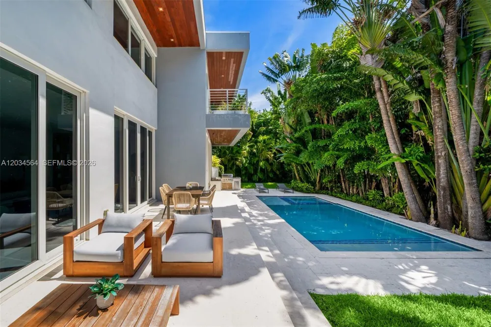 425 Harbor Dr Key Biscayne, FL 33149