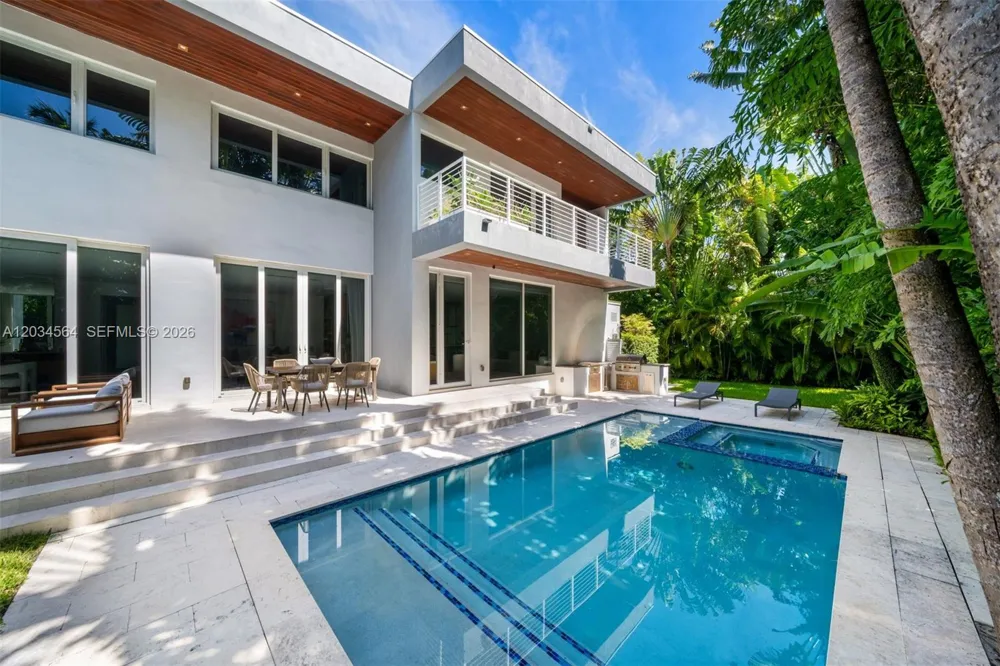 425 Harbor Dr Key Biscayne, FL 33149