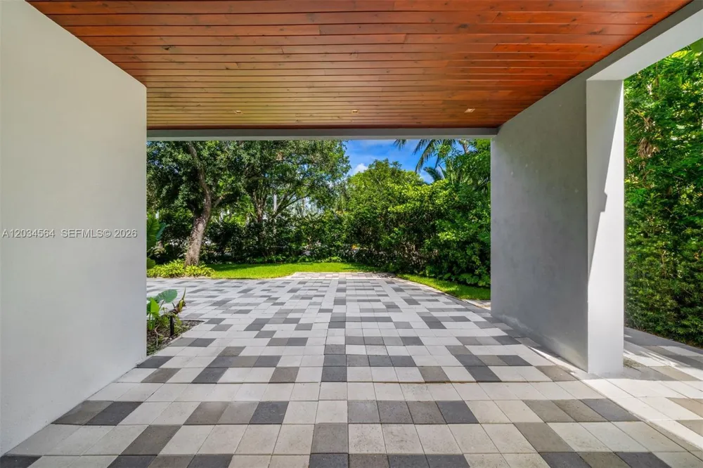 425 Harbor Dr Key Biscayne, FL 33149