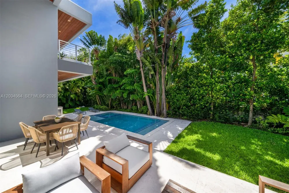 425 Harbor Dr Key Biscayne, FL 33149
