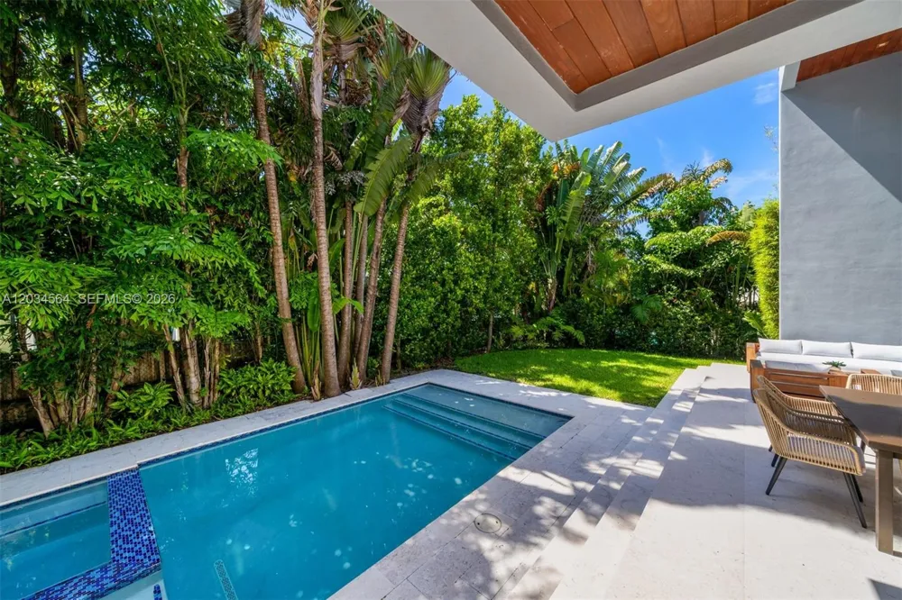 425 Harbor Dr Key Biscayne, FL 33149