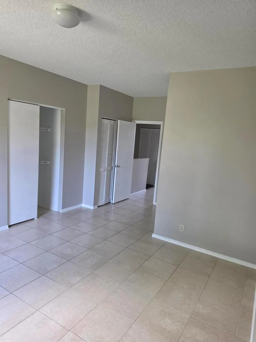 51 Whitehead Circle #51 Weston, FL 33326