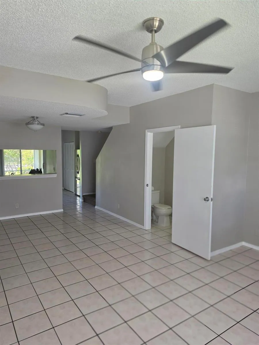 51 Whitehead Circle #51 Weston, FL 33326