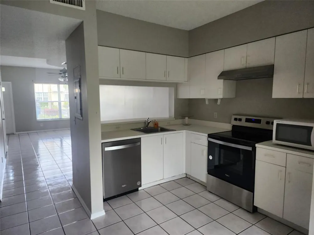 51 Whitehead Circle #51 Weston, FL 33326