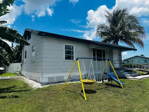566 SE 7th Drive