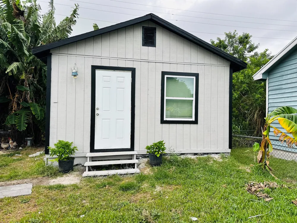566 SE 7th Drive Belle Glade, FL 33430