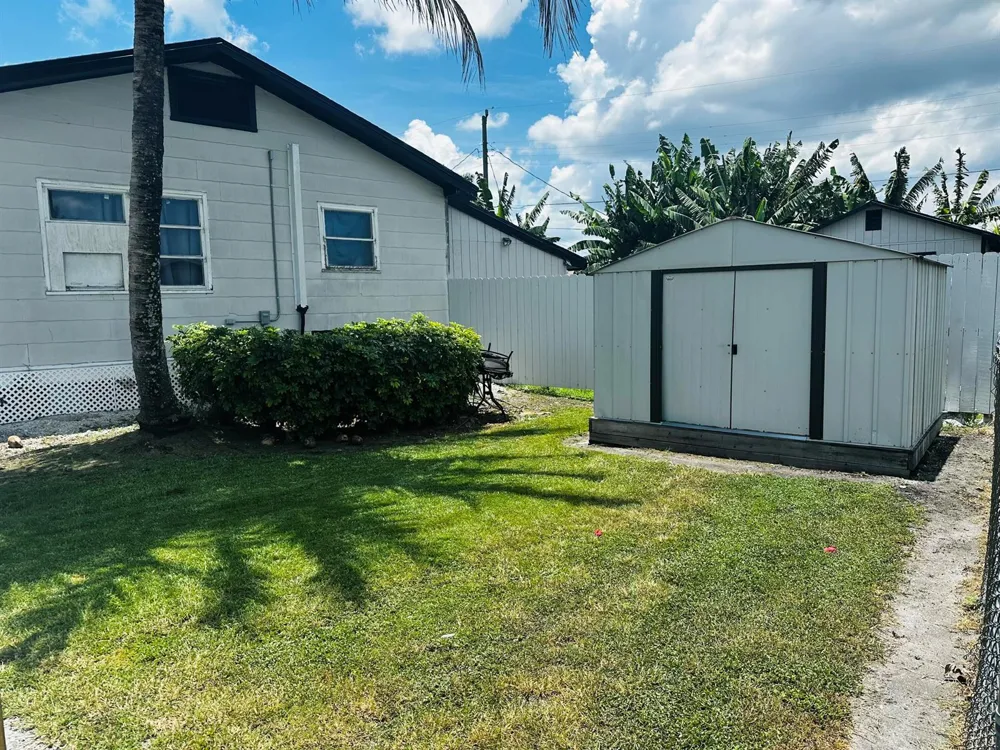 566 SE 7th Drive Belle Glade, FL 33430