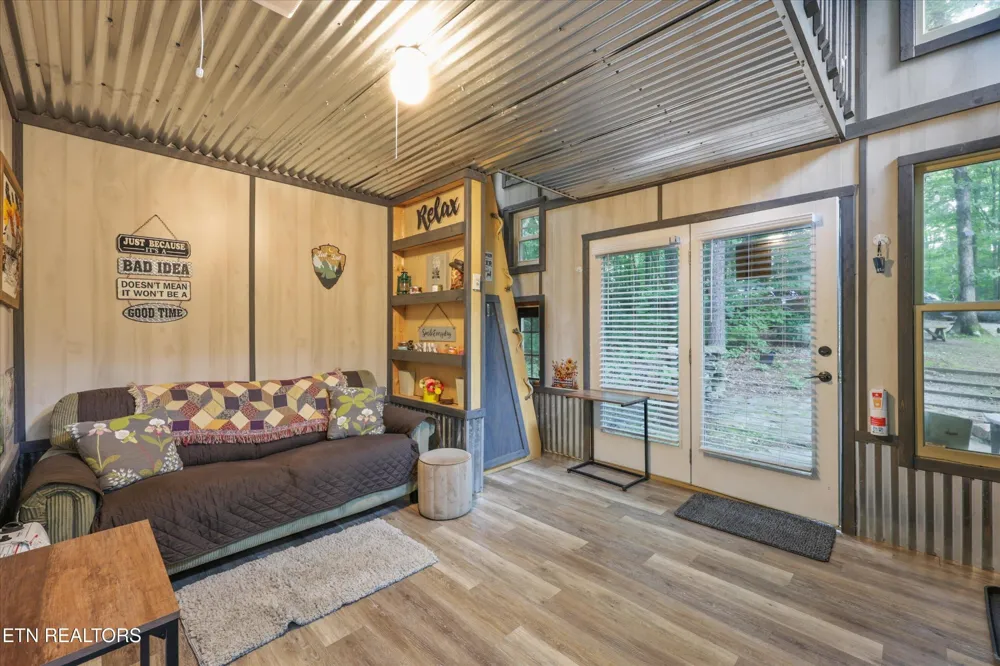 146 Harkle Rd Lancing, TN 37770