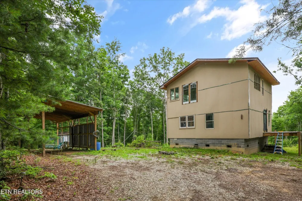 146 Harkle Rd Lancing, TN 37770