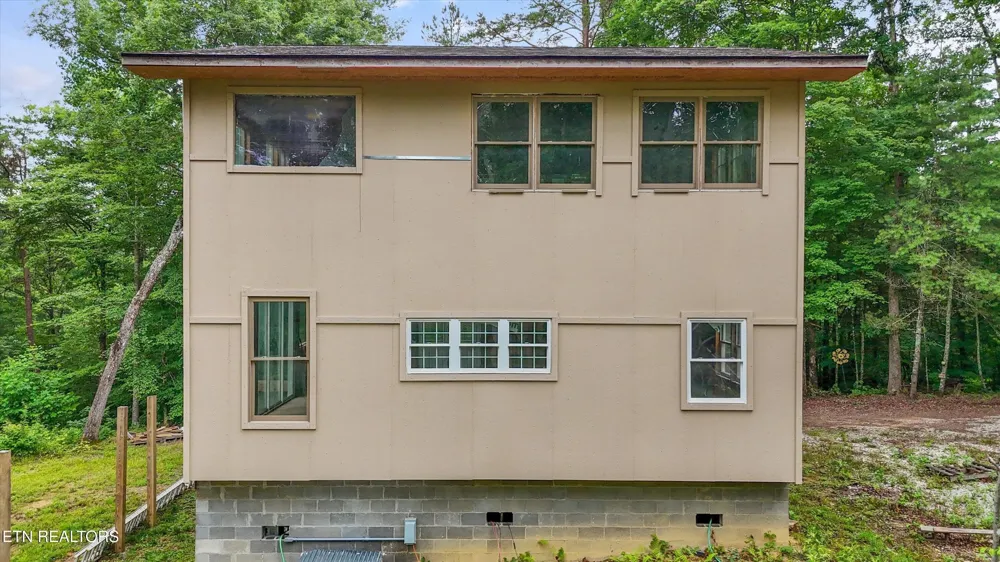 146 Harkle Rd Lancing, TN 37770