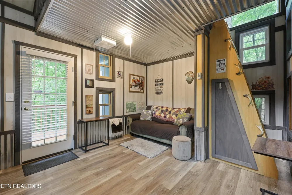 146 Harkle Rd Lancing, TN 37770