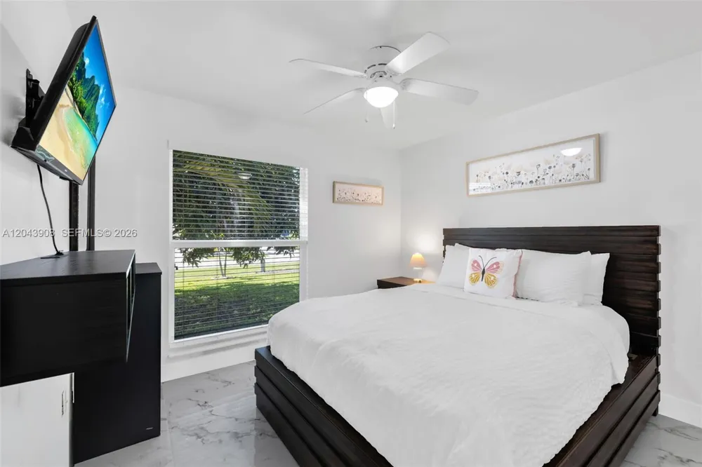 1318 Bayport Ave Marco Island, FL 34145