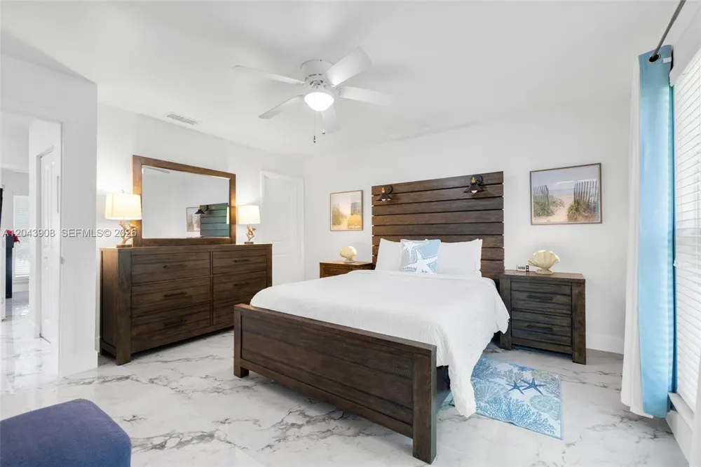 1318 Bayport Ave Marco Island, FL 34145