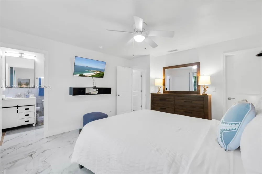 1318 Bayport Ave Marco Island, FL 34145