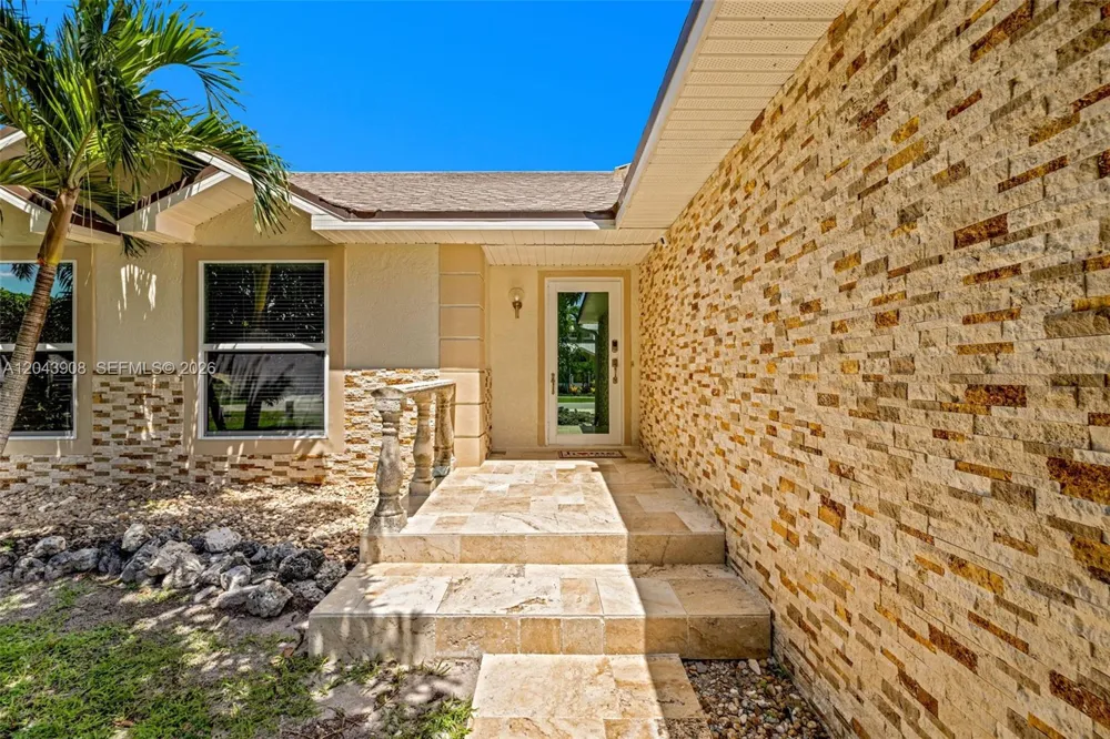 1318 Bayport Ave Marco Island, FL 34145