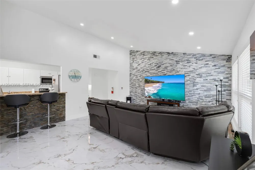 1318 Bayport Ave Marco Island, FL 34145