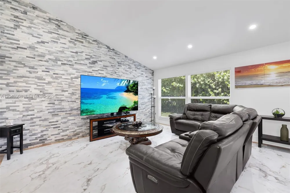 1318 Bayport Ave Marco Island, FL 34145