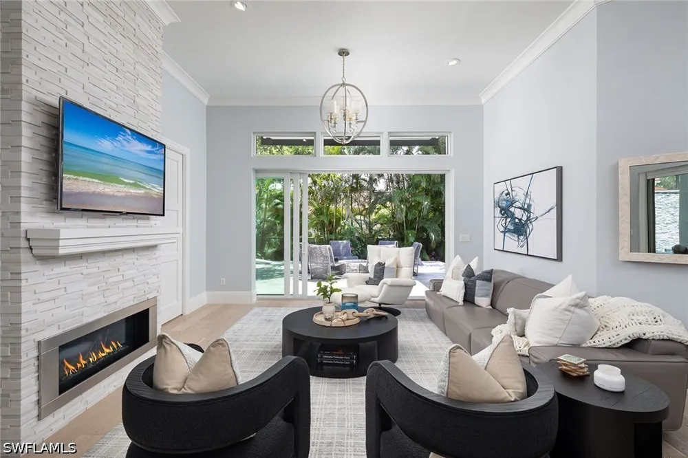 Laguna Way Naples, FL 34109