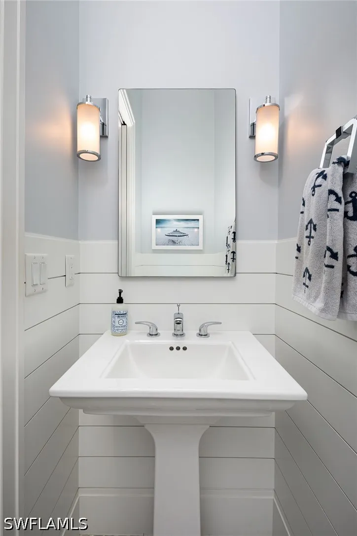 Laguna Way Naples, FL 34109