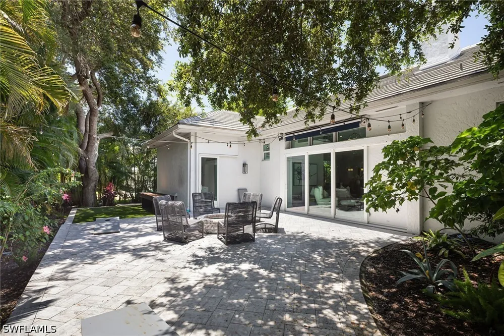 Laguna Way Naples, FL 34109