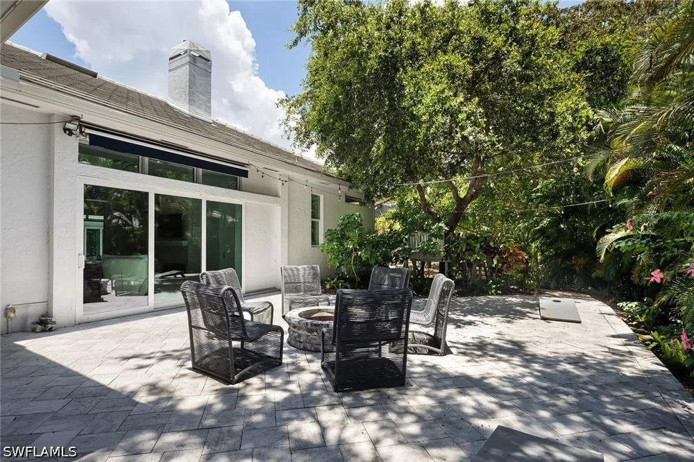 Laguna Way Naples, FL 34109
