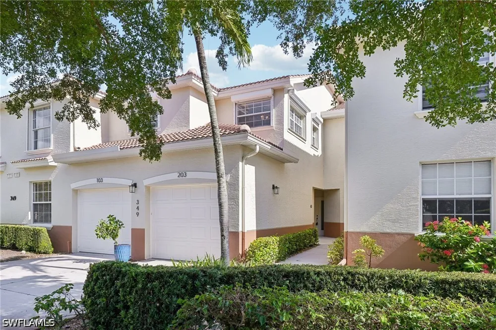 Dover Place #203 Naples, FL 34104