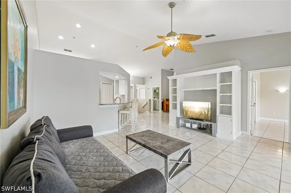Dover Place #203 Naples, FL 34104