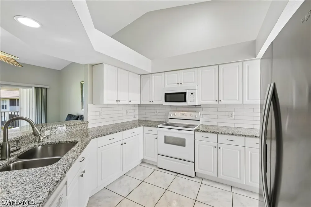 Dover Place #203 Naples, FL 34104