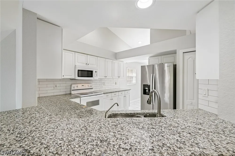 Dover Place #203 Naples, FL 34104