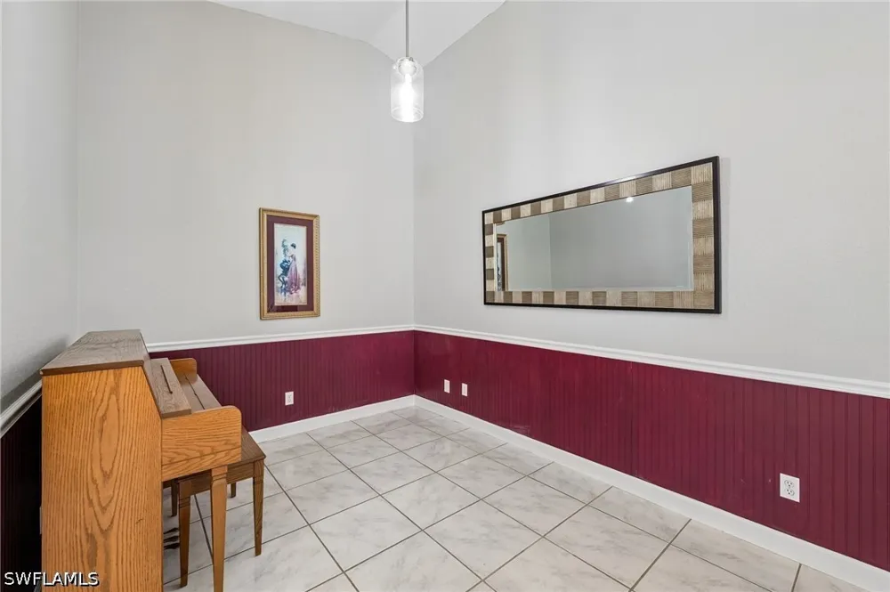 Dover Place #203 Naples, FL 34104