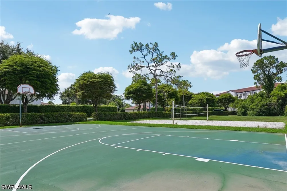 Dover Place #203 Naples, FL 34104