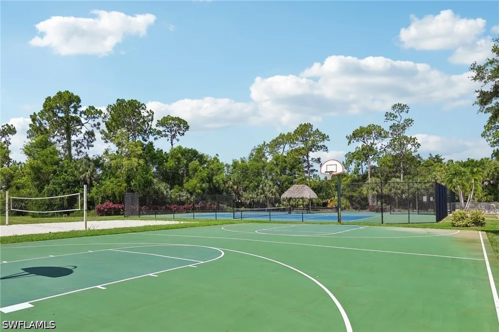 Dover Place #203 Naples, FL 34104