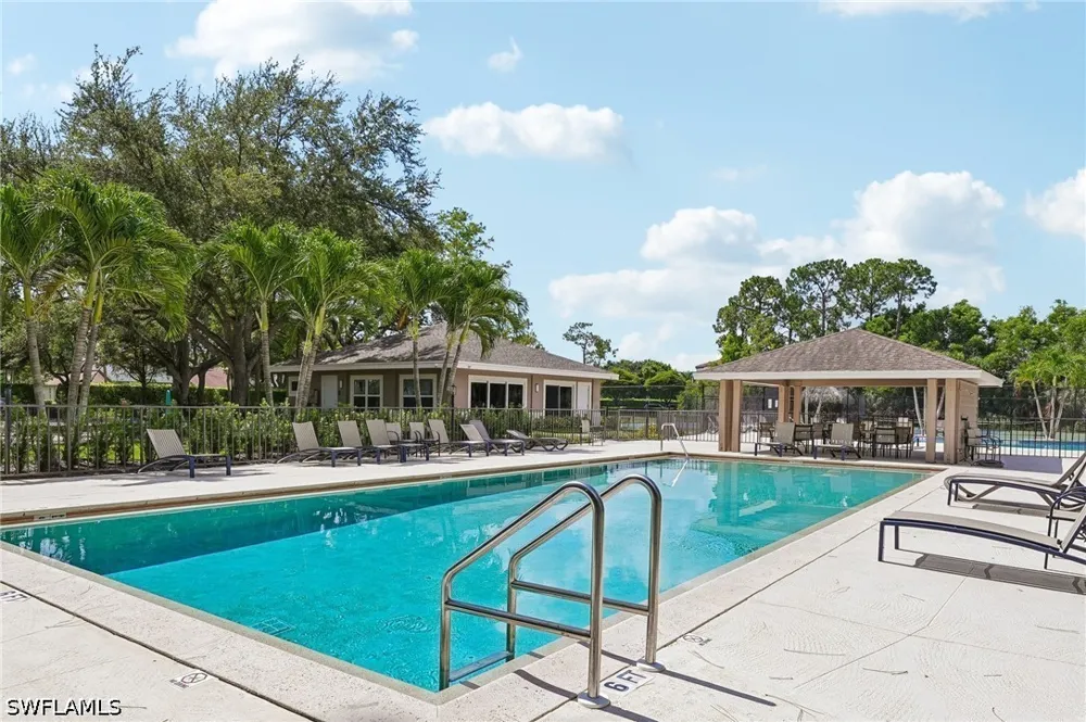 Dover Place #203 Naples, FL 34104