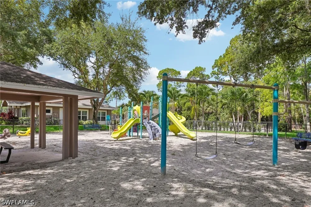 Dover Place #203 Naples, FL 34104