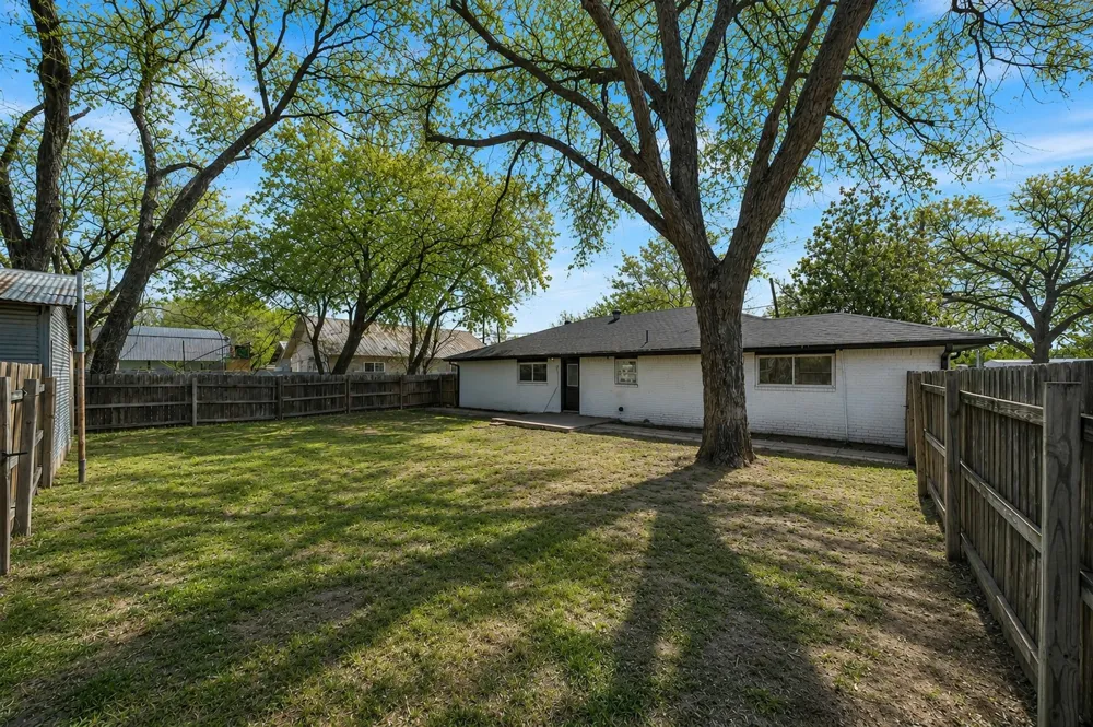 600 Mill Street Bowie, TX 76230
