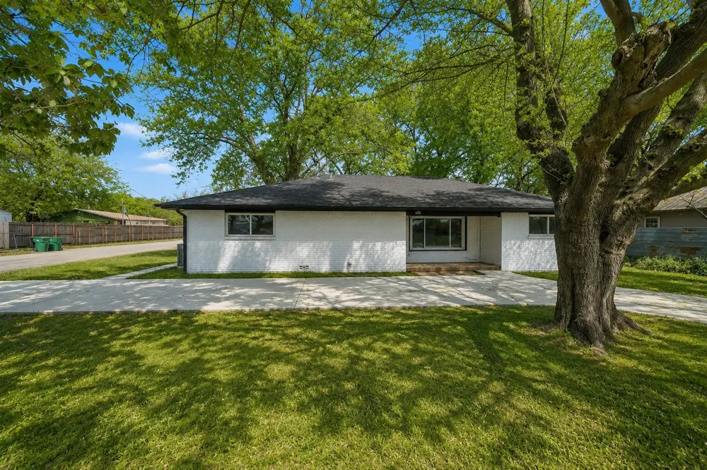 600 Mill Street Bowie, TX 76230