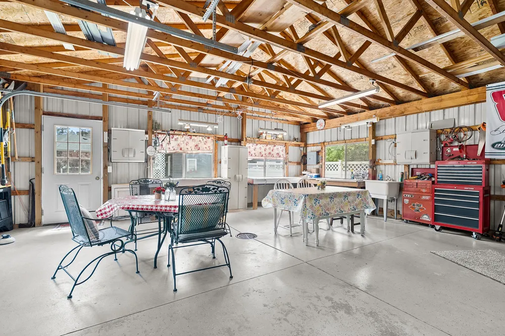 2282 Parker Drive Wayland, MI 49348
