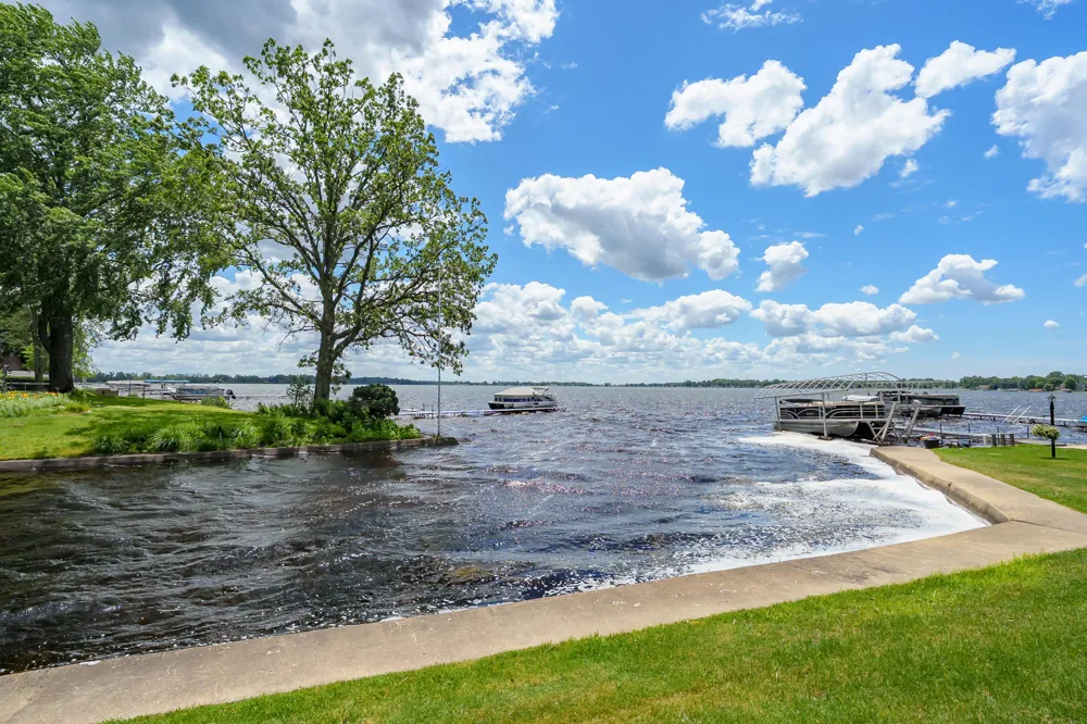 2282 Parker Drive Wayland, MI 49348
