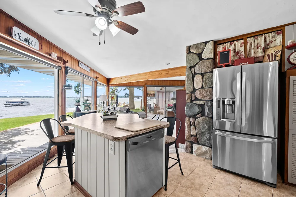 2282 Parker Drive Wayland, MI 49348