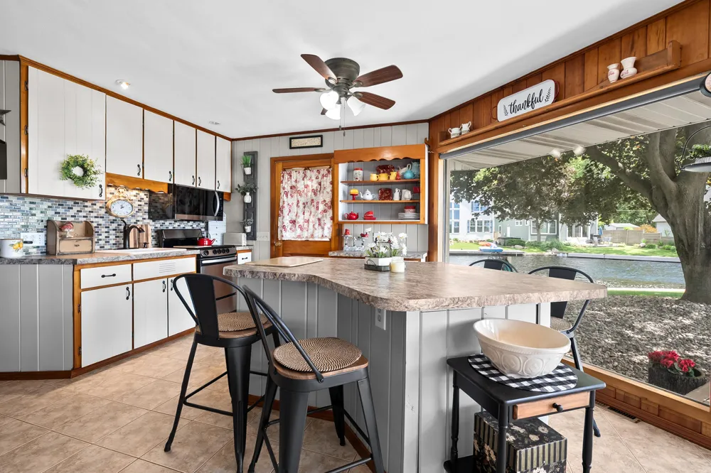 2282 Parker Drive Wayland, MI 49348