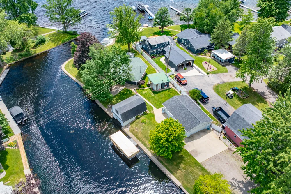 2282 Parker Drive Wayland, MI 49348