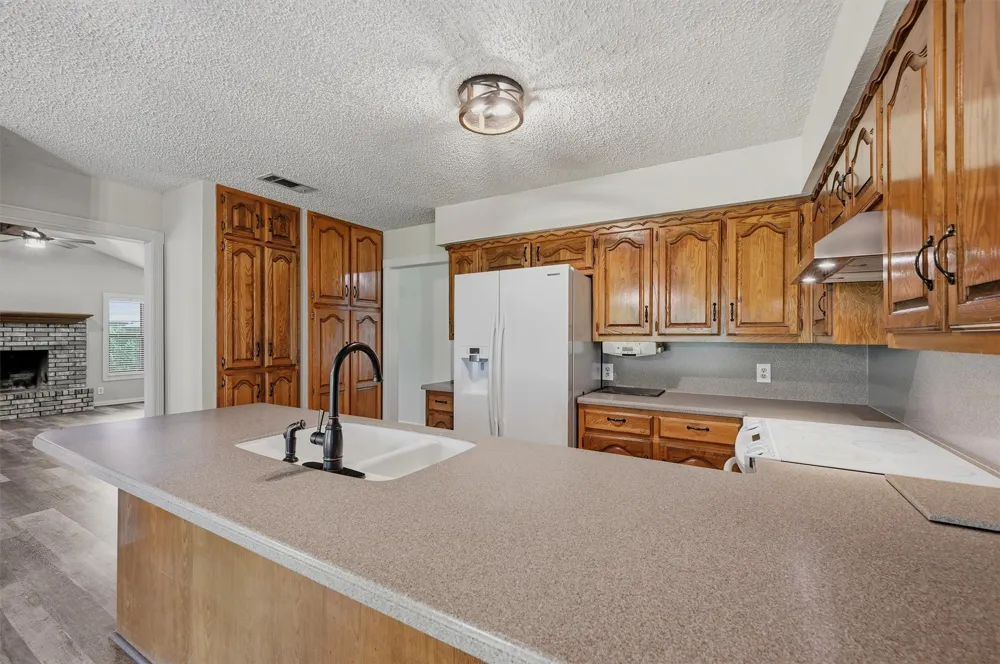 1344 Kiowa Drive E Lake Kiowa, TX 76240