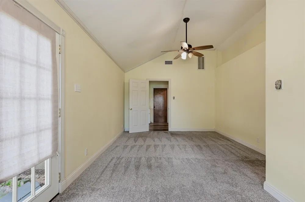 1344 Kiowa Drive E Lake Kiowa, TX 76240