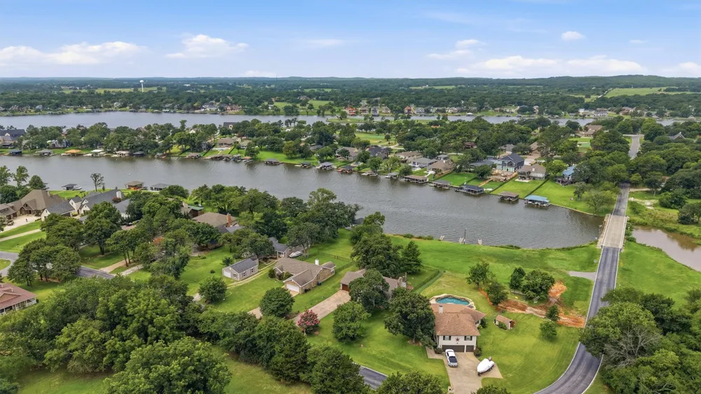1344 Kiowa Drive E Lake Kiowa, TX 76240