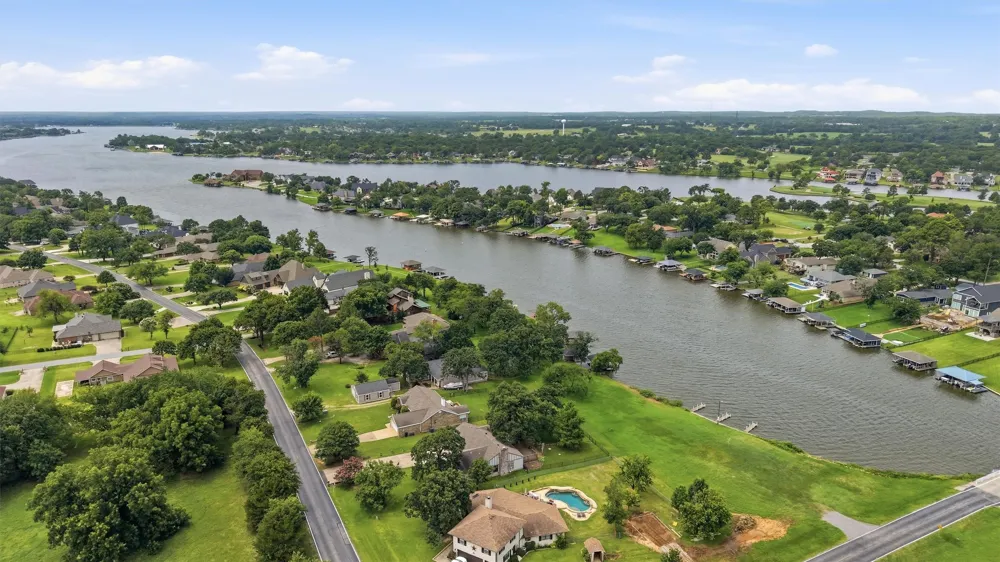 1344 Kiowa Drive E Lake Kiowa, TX 76240
