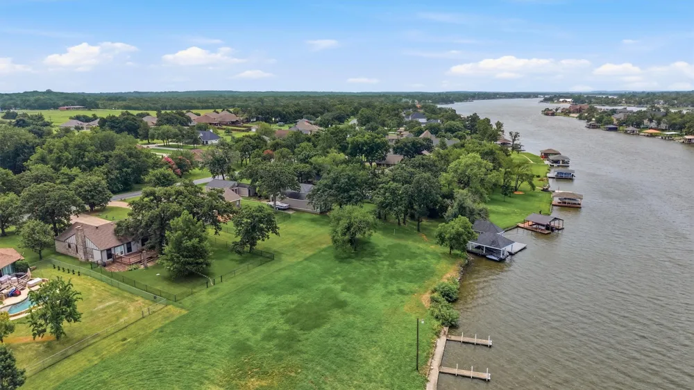 1344 Kiowa Drive E Lake Kiowa, TX 76240
