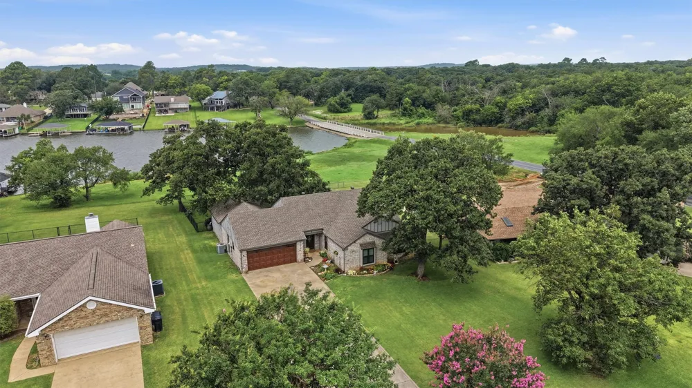 1344 Kiowa Drive E Lake Kiowa, TX 76240