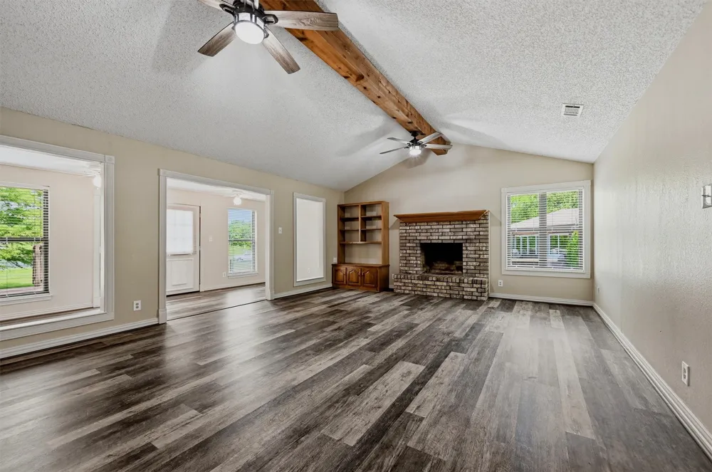 1344 Kiowa Drive E Lake Kiowa, TX 76240