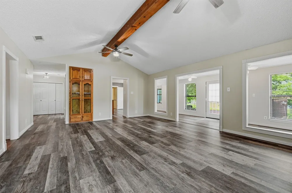 1344 Kiowa Drive E Lake Kiowa, TX 76240